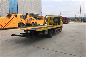 墨江非事故拖车